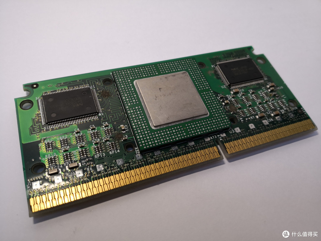 看标签是00年的货5,奔腾2处理器(slot1接口)奔腾二mmx奔腾二mm