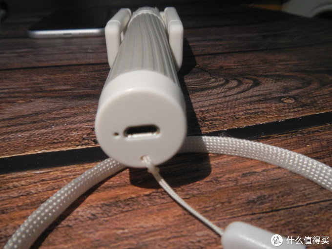 小米蓝牙自拍杆晒单（附淘宝款线控对比）