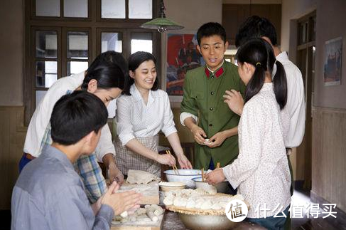 这里特别逗，本来一家团圆，结果江德福的前期跟他兄弟的孩子来上门认父，给安杰气走了