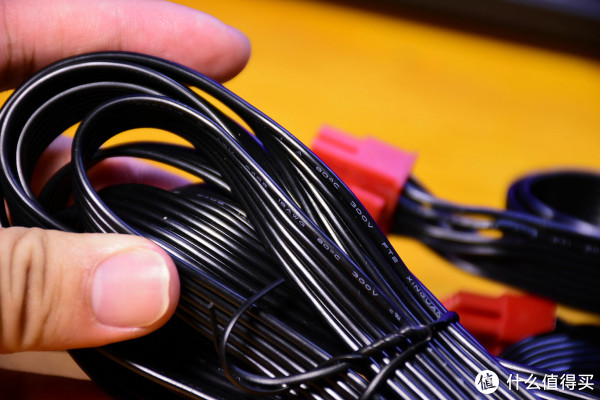 所有的模组线都使用18AWG（300V 80℃）线材