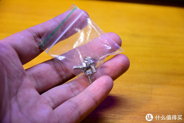 电源安装用螺丝