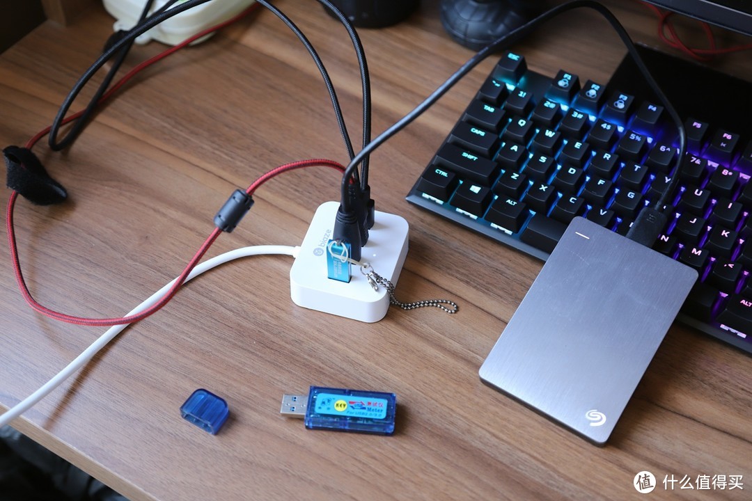 手机充电神器，毕亚兹USB3.0分线器4口HUB评测