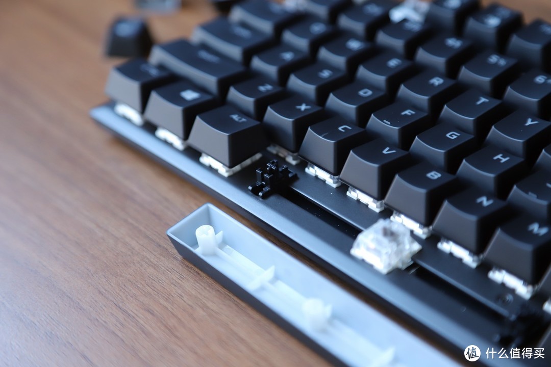 脑洞趣味评测：金士顿HyperX阿洛伊Alloy银轴RGB背光机械键盘