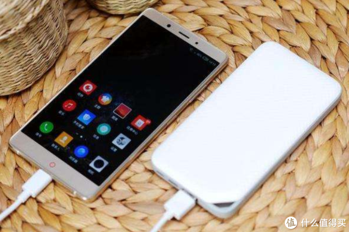 大容量手机充电宝移动电源推荐，2019充电宝十大排名
