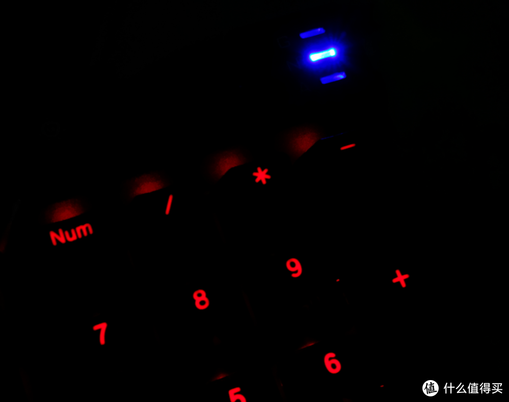 9012了！桌面怎么能不发光呢？联想玛雅之光游戏服务套装评测