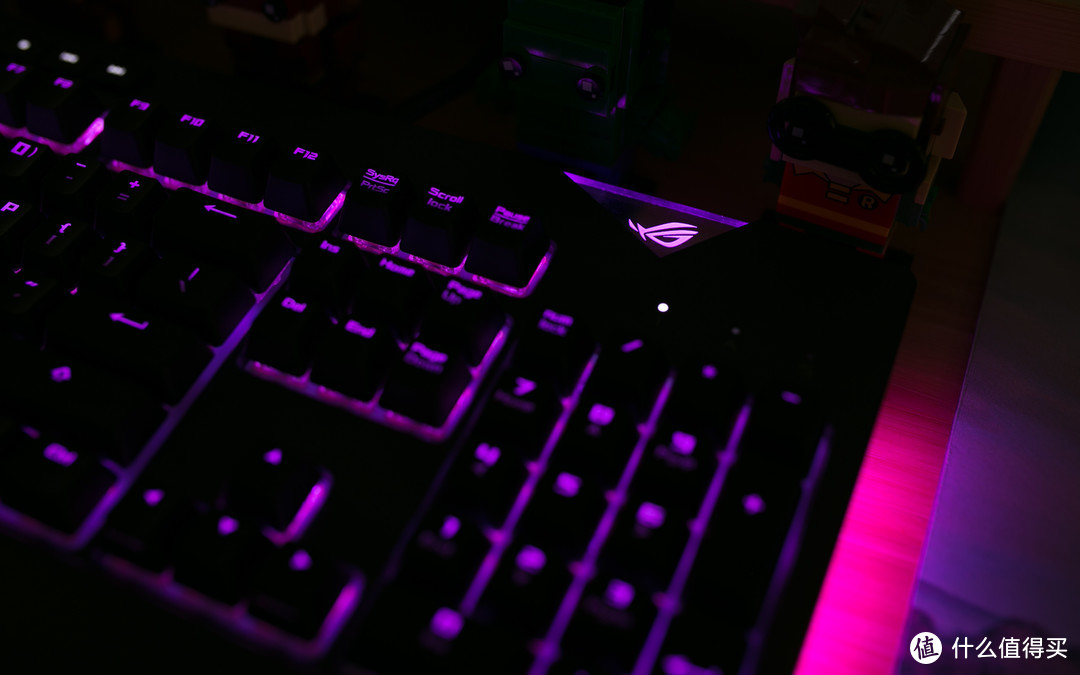信仰之光闪耀桌面，华硕ASUS ROG STRIX FLARE 耀光机械键盘体验