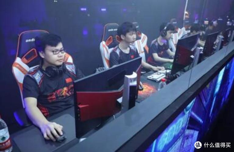 什么是电竞专用椅?游戏玩家为什么都需要配电