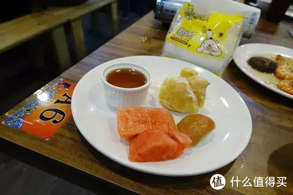 【高雄吃到饱餐厅/凤山大寮美食】鲜炭霸海鲜碳烤火锅，有螃蟹姜母鸭.生蚝.活虾.活蟹