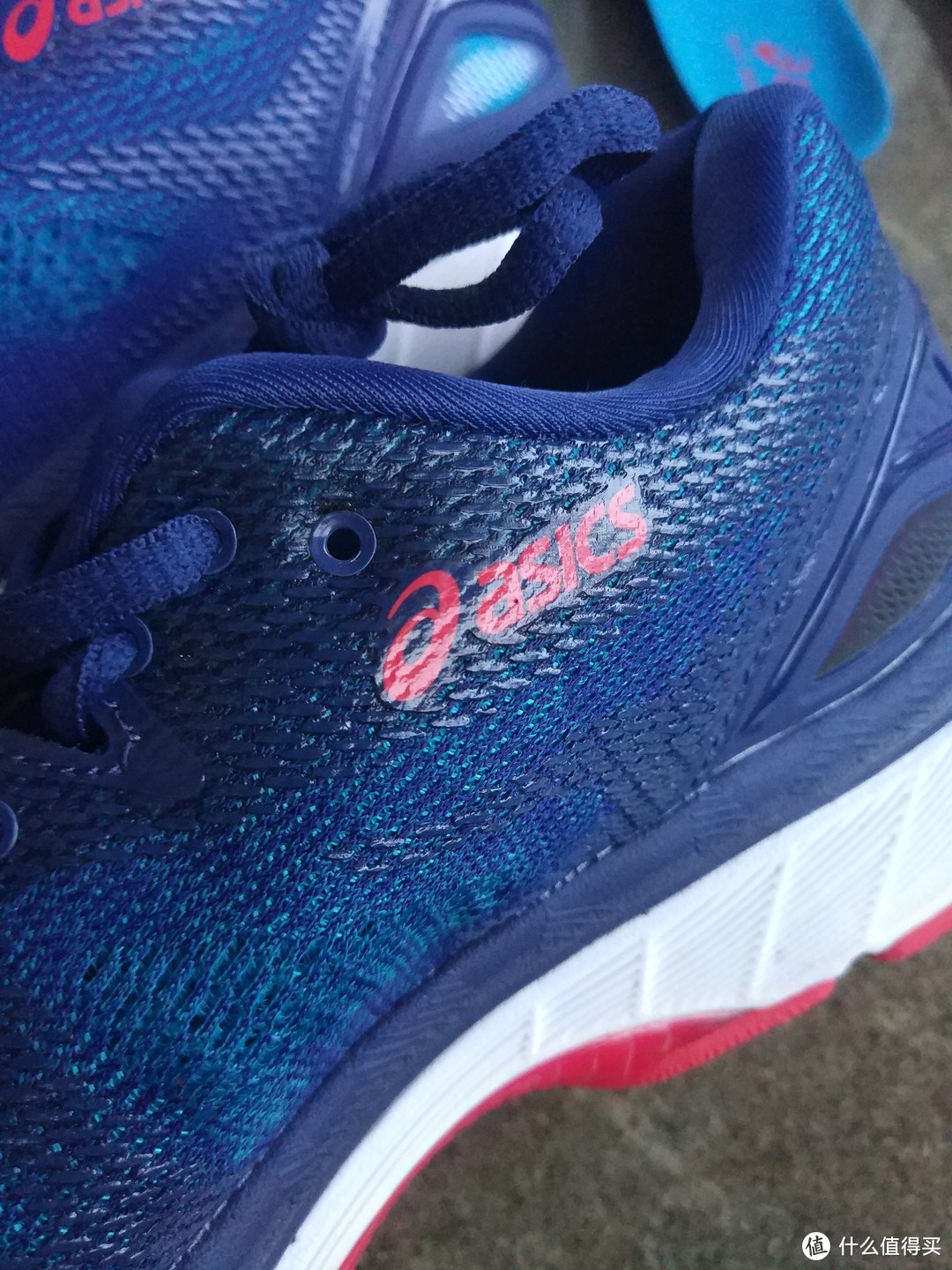 不光滑的asics