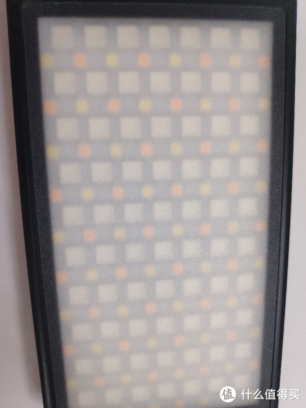 KDA女团的360种颜色，柏灵P1全彩口袋补光灯使用评测！