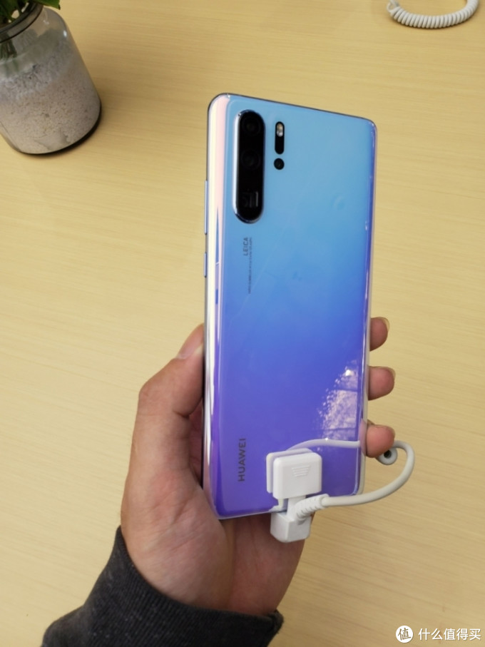 手机测评 篇五:【全网首发】华为最强摄影手机