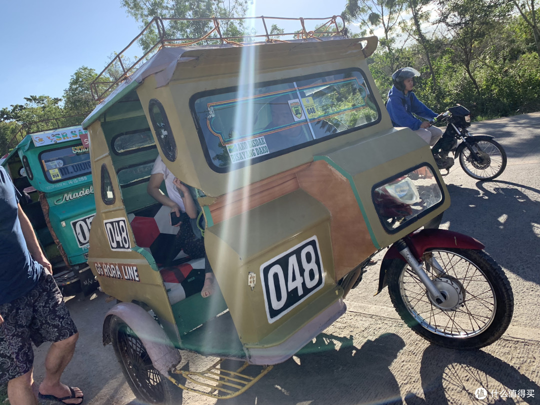 当地最方便的交通工具:人称突突车 基本价格都在150p折合人民币16左右