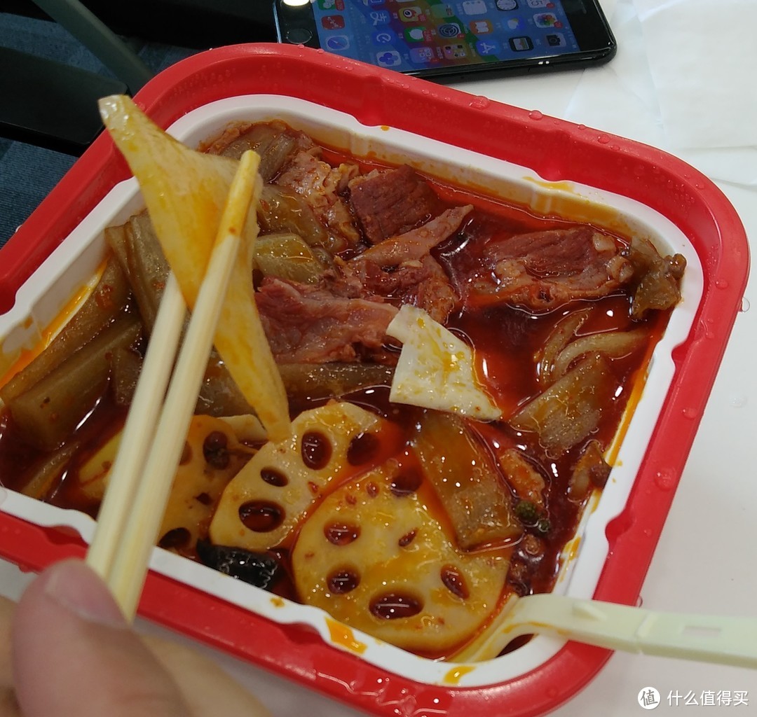 要不要和我一起吃饭呀？——方便自热食品小评测