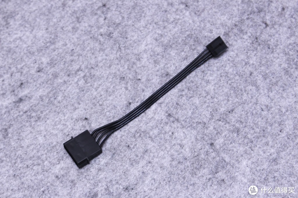 大4pin转fdd接口线缆,这是给软驱供电用的接口线,居然还能在高端电源