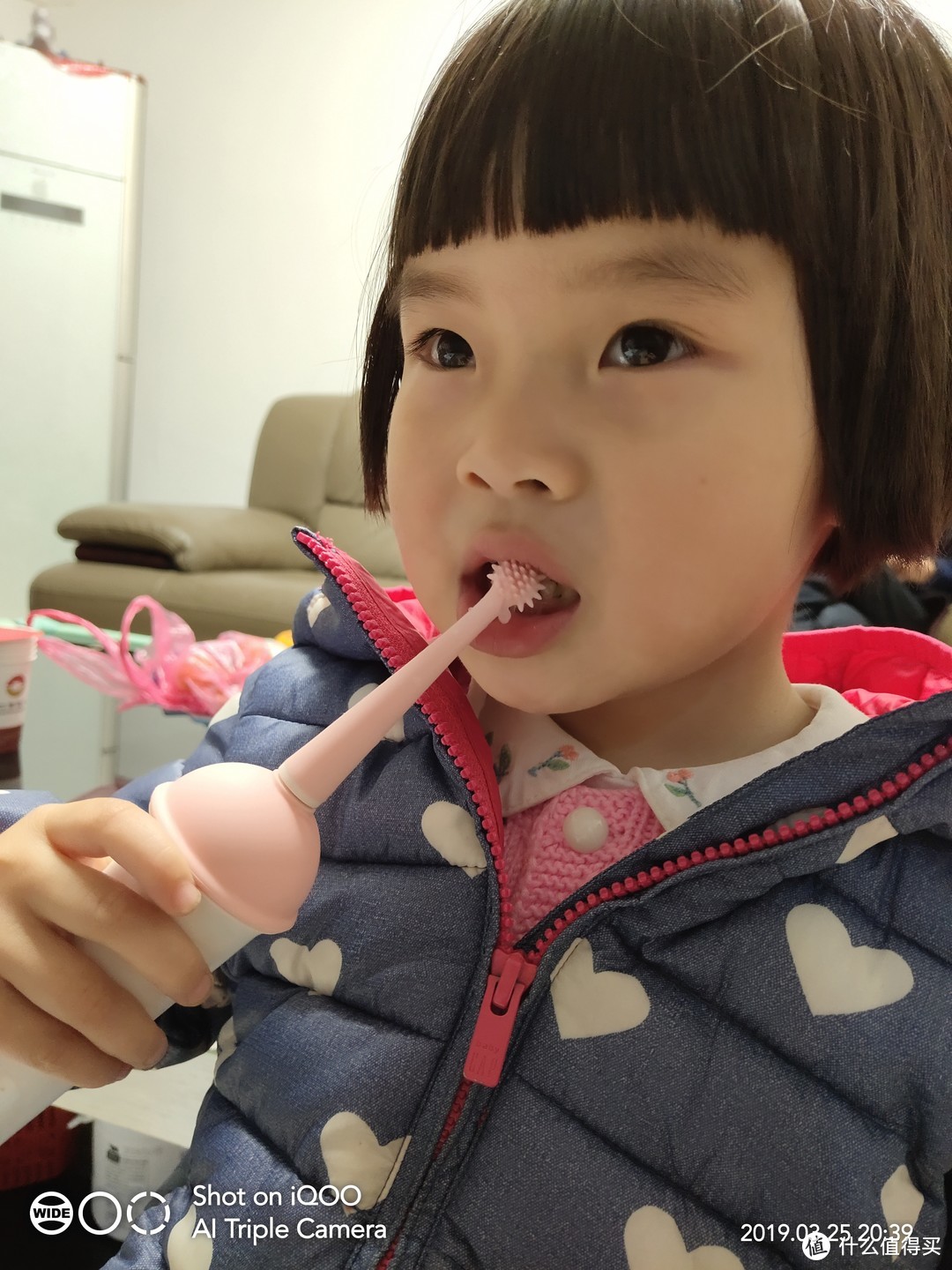 宝宝的第一个电动牙刷——评测usmile Q1 冰淇淋儿童专业分段护理电动牙刷