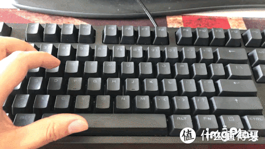 BLACK AND SIMPLICITY，办公游戏两不误的黑爵机械键盘