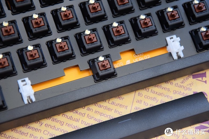 这款键盘体验还不错，原厂樱桃轴性价比挺高的，AJAZZ黑爵AK535机械键盘