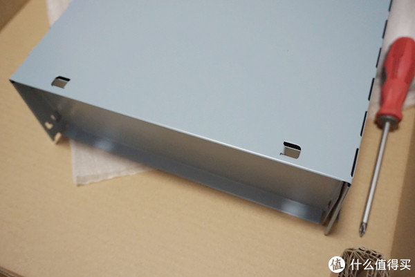 有四个弯折处,卡牢