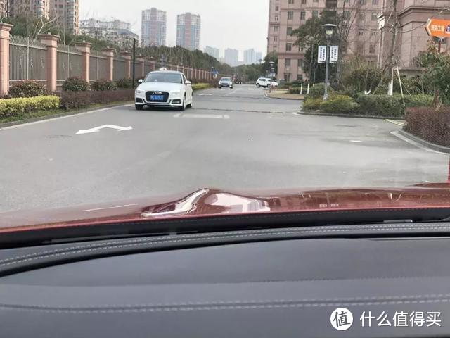 独立试驾奔驰E Coupe：开起来不够“轿跑”，但幸福指数高