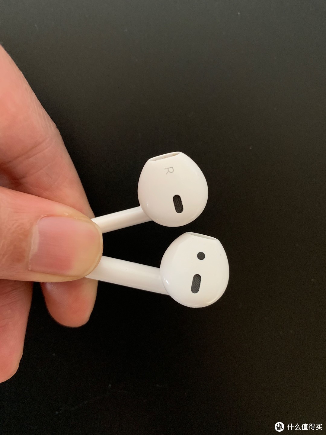 airpods2待简易开箱体附带对比PDD山寨版