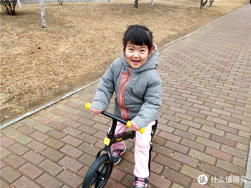 小米有品众筹又一爆款产品——柒小佰儿童滑步车！
