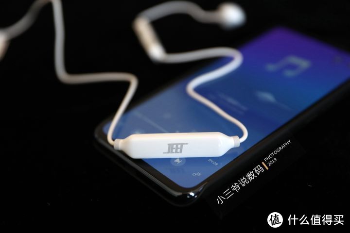 音质出色的网红耳机-JEET C1无线蓝牙耳机体验
