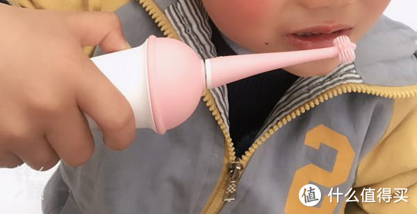 让您的宝贝从此爱上刷牙——usmile Q1 冰淇淋儿童专业分段护理电动牙刷测评
