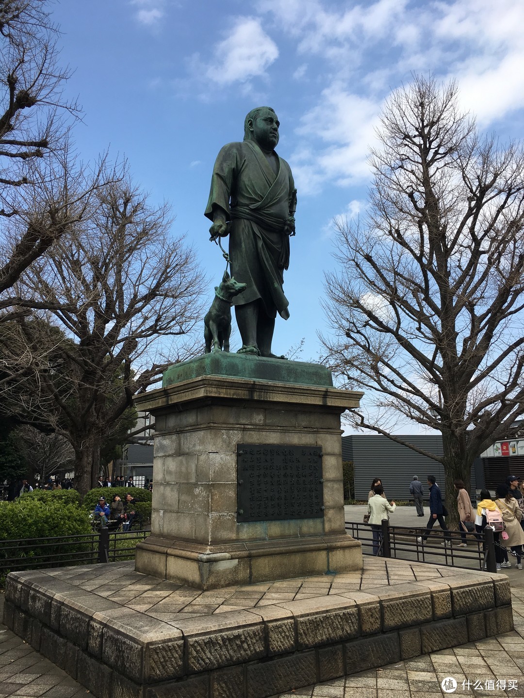 这一路上看到的宠物狗有比熊、泰迪、柯基、柴犬、秋田、可卡，日本人真的好爱柴柴