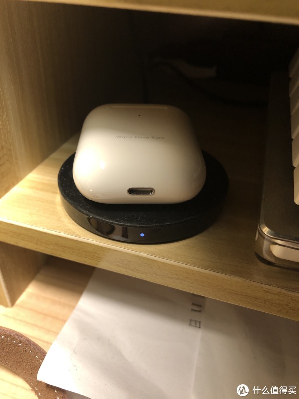 底座是之前的同学送的，老早的nokia的无限底座