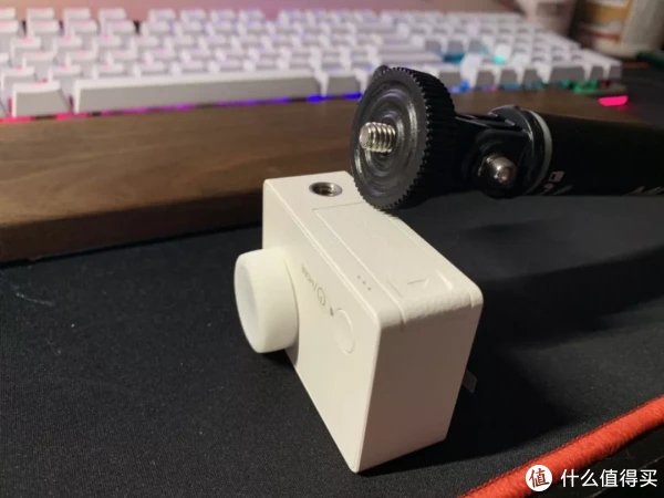 海鸟相机可以和多数自拍杆、云台连接