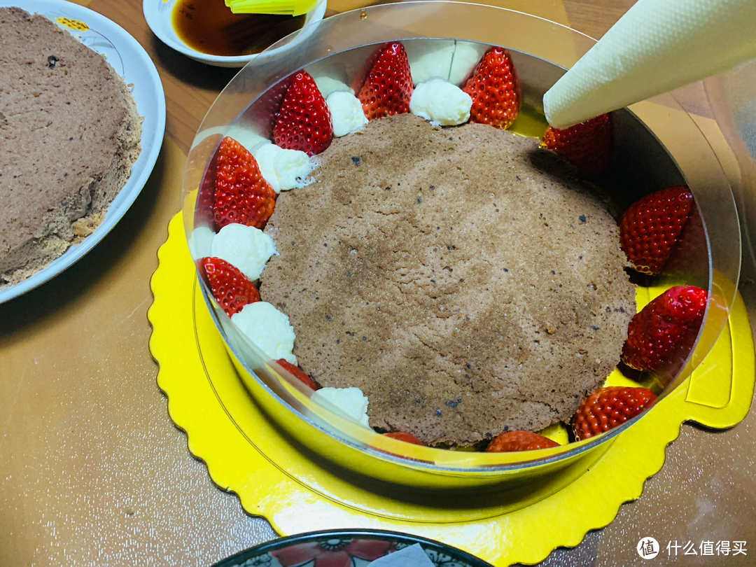 零门槛蛋糕教程一不用烤箱教你做一个满分的“草莓提拉米苏”