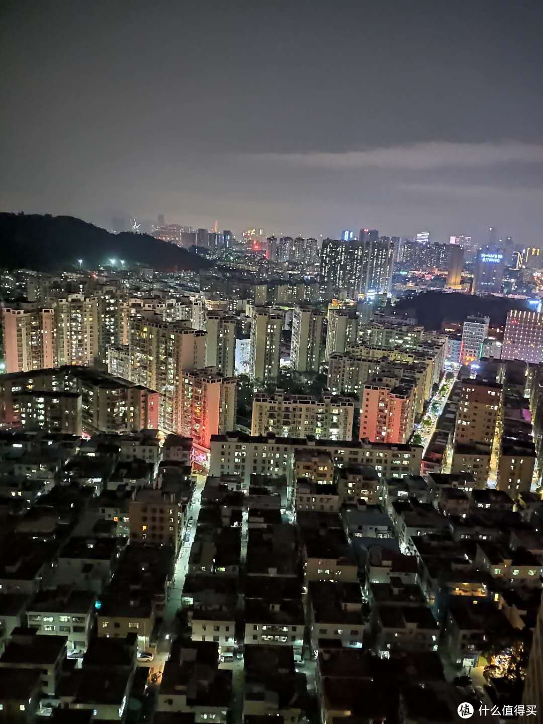 上面是小米9 下面是小米8  都是超级夜景