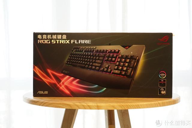 跟着大妈学剁手 机械游戏键盘选购：从玩家国度 ROG Strix Flare 耀光机械游戏键盘谈起