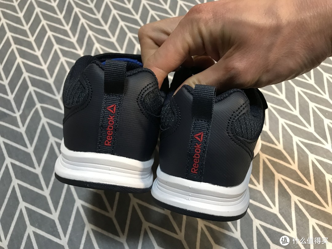 Reebok ALMOTIO 4.0 儿童低帮跑步鞋