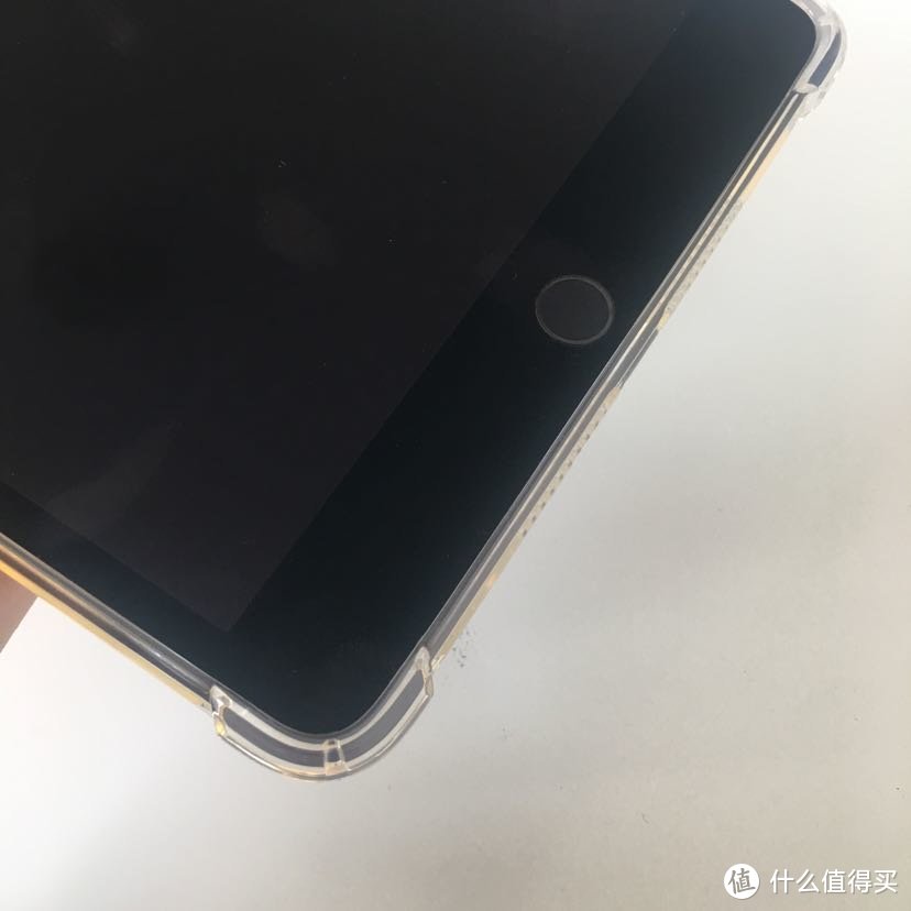 iPad mini5开箱测评 附跑分、屏幕质量、吃鸡王者荣耀游戏手感等