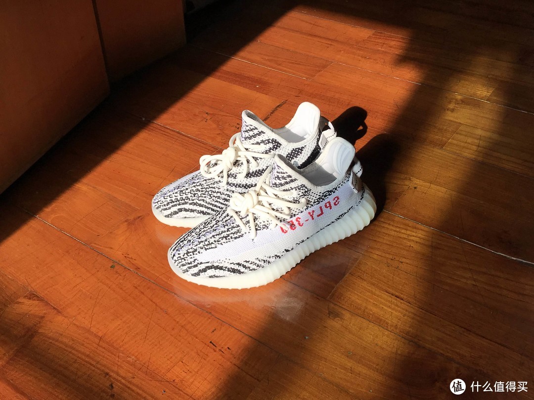 莆田爆款究竟还适不适合入手？ — Yeezy 350 v2 ZEBRA