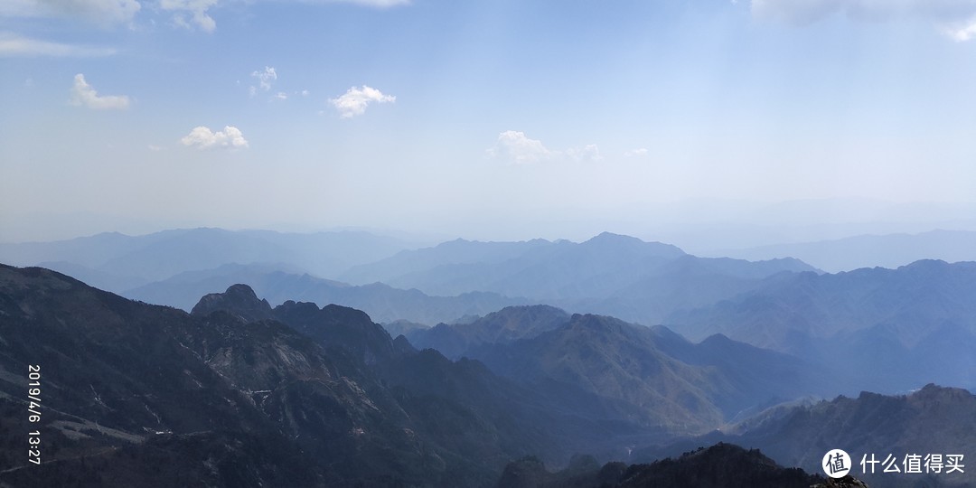 现在冰晶顶拍的，层层叠叠的群山