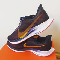 耐克 ZOOM PEGASUS 35 TURBO AJ4114-060 男子跑步鞋外观展示(鞋面|中底|条纹|鞋头|固定片)
