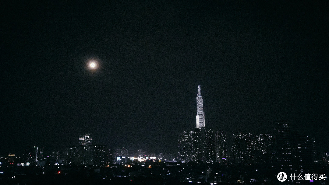 用手机随手拍的夜景