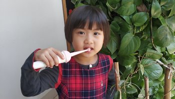 颜值与实力共存的usmile Q1 冰淇淋儿童专业分段护理牙刷