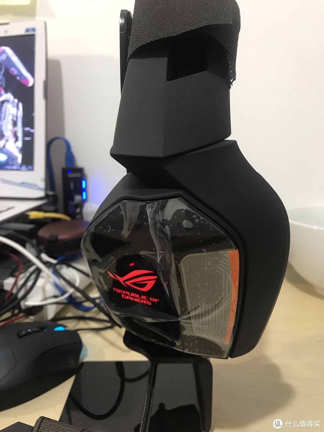 华硕玩家国度的百夫长rog centurion7.1游戏耳机开箱