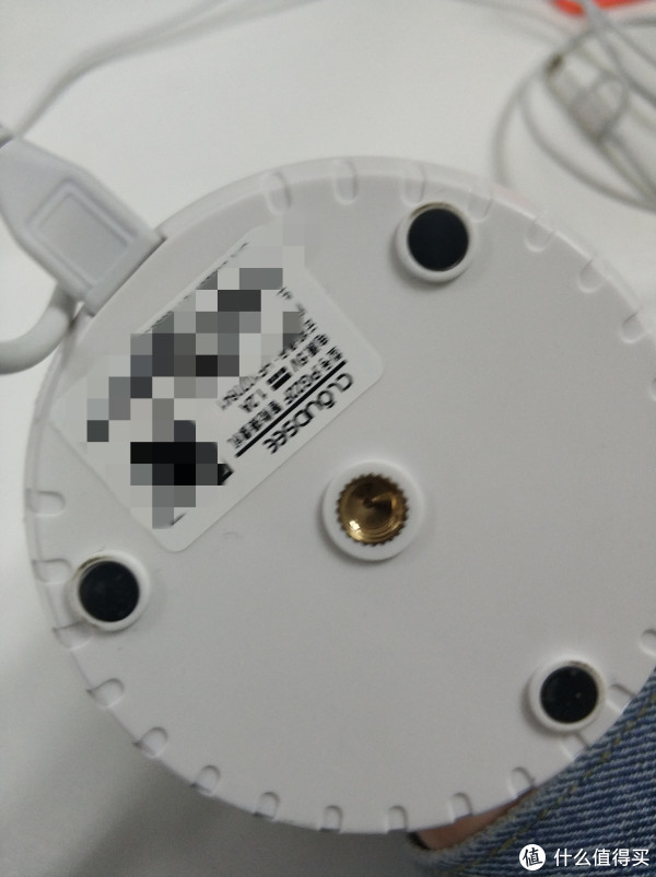 底部扫码位置+安装螺丝位置