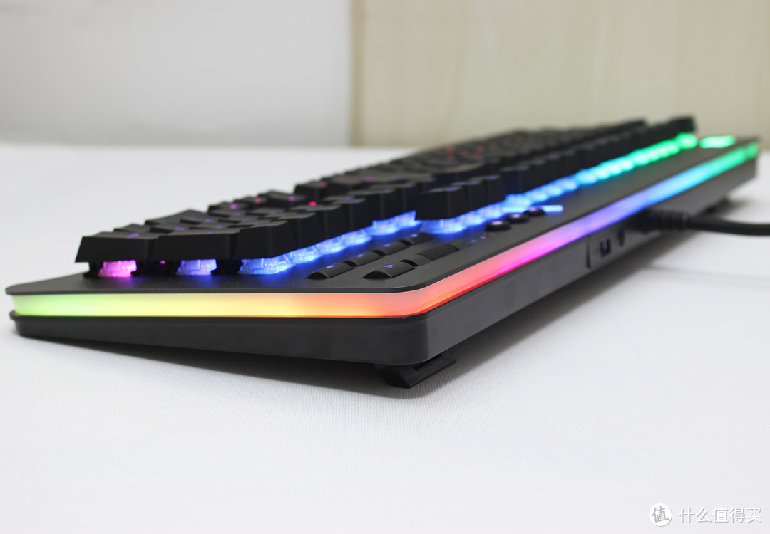 不甘平庸大有不同，Tt Level 20 RGB 机械键盘 体验分享