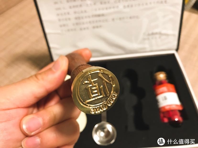 多大的恒心才能换来大妈签到1000天的周边！