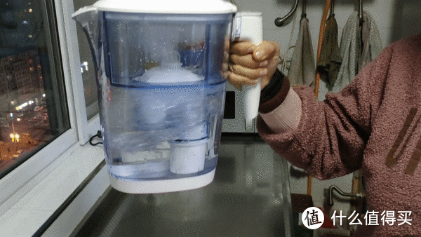 2分钟自来水变矿物质纯净水？莱卡米兰直饮净水壶评测