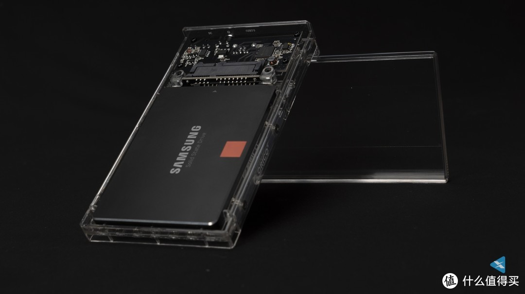 奥睿科双位透明硬盘盒 安全稳定的同时又是科技之美