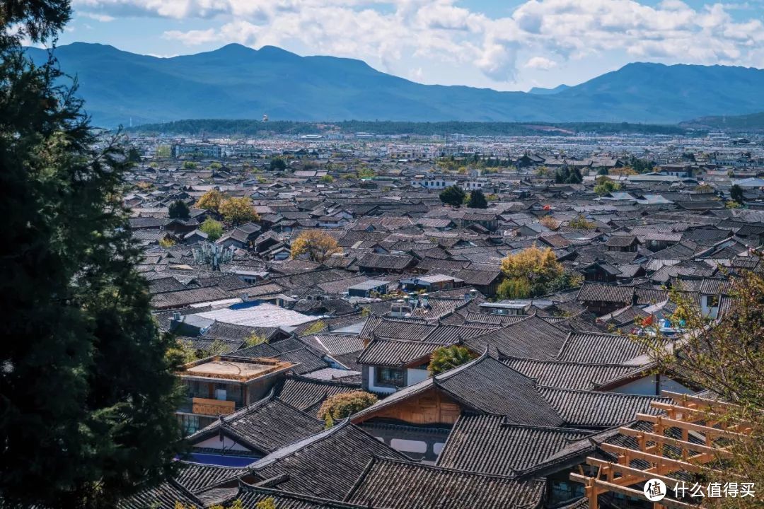 小隐隐于野，中隐隐于市，大隐隐于安缦