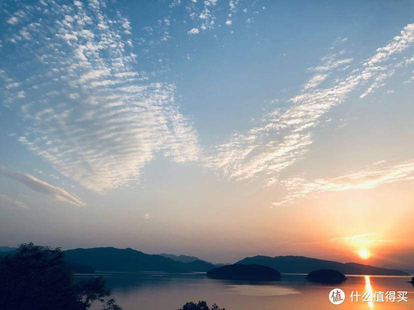 认真的看一场千岛湖落日