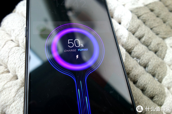 真心想要,终于买到--小米无线车充