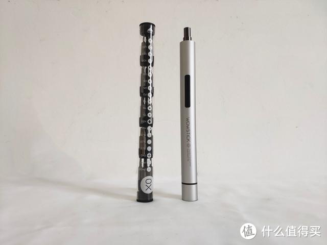 自动旋拧螺丝，轻松高效，男女皆可操作的电动手自一体螺丝刀